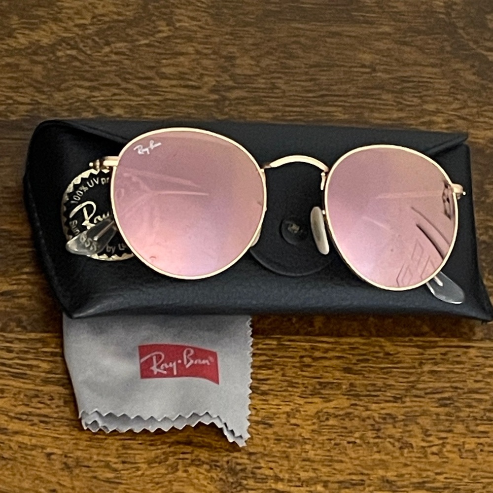 Women’s Round Ray-Ban sunglasses gold pink summer shades